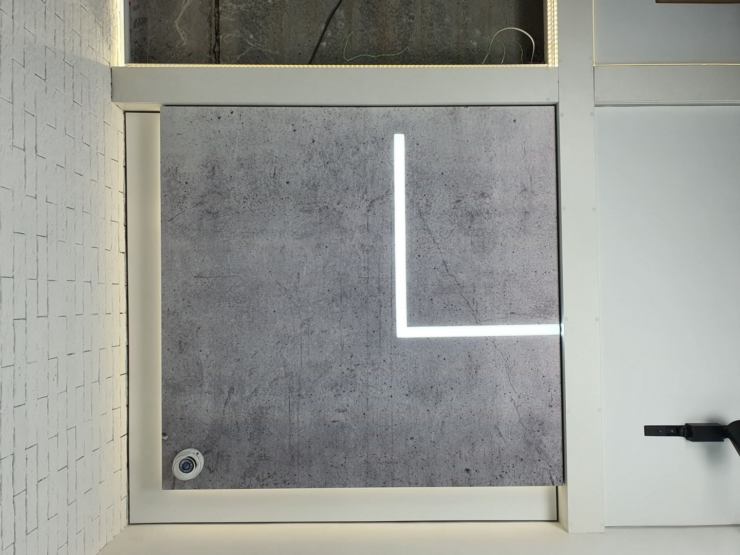 Схема 1. Световые линии 3 см , двухуровневый переход с LED-подсветкой и теневой профиль.